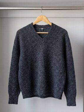 Uniqlo Fluffy Knit V Neck Sweater Charcoal Grey Wool Blend Oversized - Size L